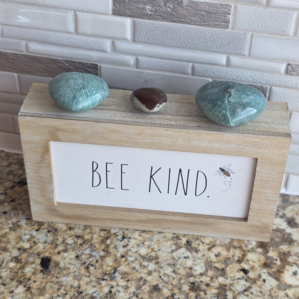 RAE DUNN Bee Kind Wooden Sign 🐝